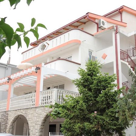 Guesthouse Civovic Бар Стая снимка